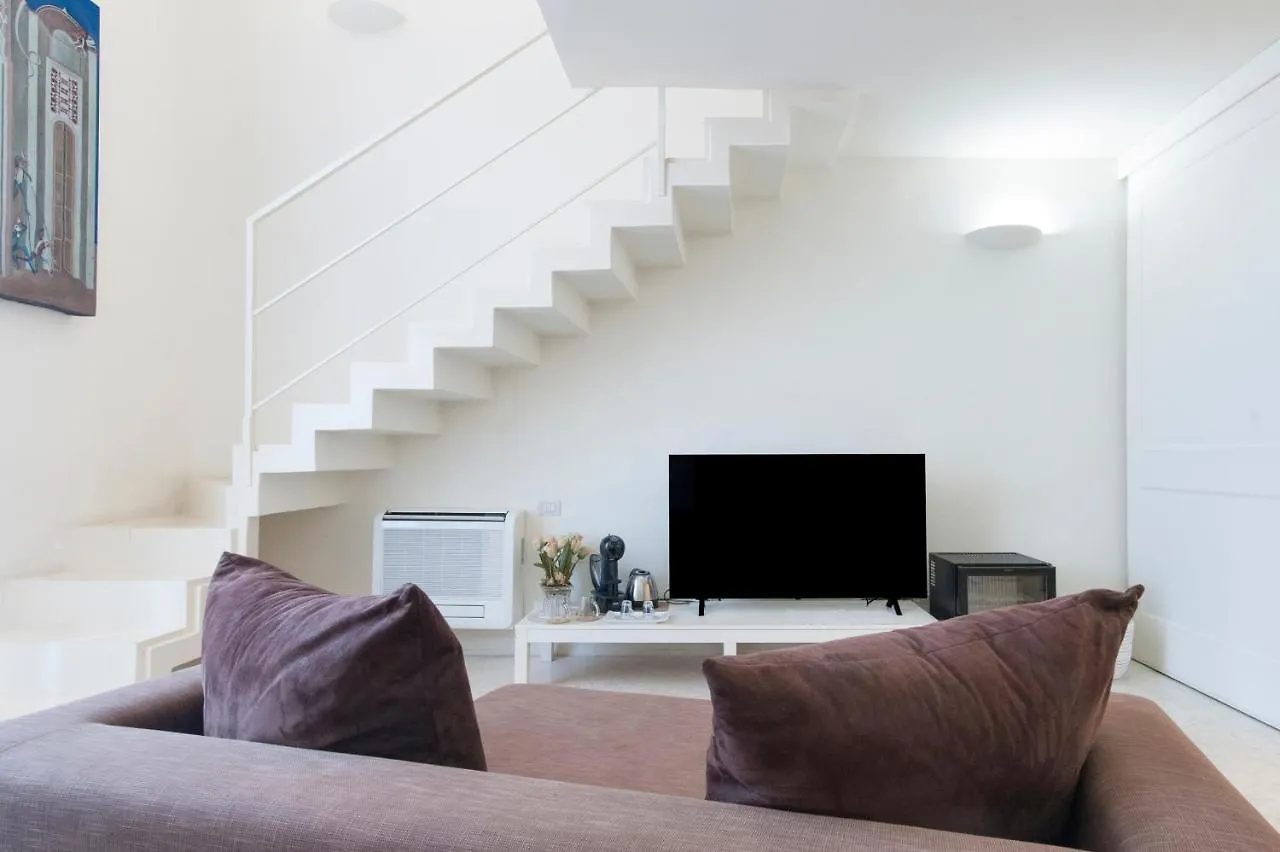 Casa Di Lo Suites Lecce 2*,  Italia
